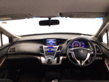 【前方視界】開放的な前方視界!運転がしやすく疲れにくいです♪窓が大きく、見通しがとっても良いおクルマですよ♪