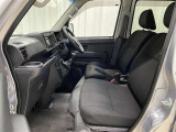 【全車まるごとクリーニング済☆】室内外はもちろん、シートを外してニオイの元となるフロアカーペットまで消臭・除菌を実施。中古車を気持ちよくお乗りいただけるクリーニングサービスを全車施工しております!