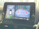 【アラウンドビューモニター】専用のカメラにより、上から見下ろしたような視点で360度クルマの周囲を確認することができます☆死角部分も確認しやすく、狭い場所での切り返しや駐車もスムーズに行えます。
