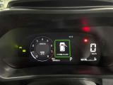 視認性に優れたメーターを採用しており、走行中でも車速や情報が分かりやすく表示されます。運転時の視線移動をむりのない範囲に抑え、快適で安心感のあるドライブをサポートします。