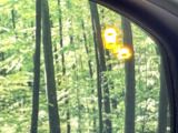 【ブラインドスポットモニター】走行中、ドアミラーの死角になりやすい箇所に後続車が接近するとサイドミラーのレンズに警告を表示!ドライバーに注意喚起をしてくれます。