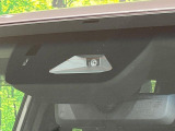 【トヨタセーフティセンス】走行中に前方の車両等を認識し、衝突しそうな時は警報とブレーキで衝突回避と被害軽減をアシスト。より安全にドライブをお楽しみいただけます。