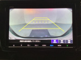 バックでの車庫入れも安心です! リアカメラが付いているバックモニター付のナビを装備しております。操作線もついており距離感も画面から確認できます。