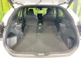 【パワーバックドア】スマートキーや運転席のボタンを押すだけでリアゲートが自動で開閉します!荷物を持っている時や、高い位置にあるバックドアを閉める際に便利な機能です♪