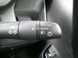 トンネルなどの暗所へ進入した際に自動でヘッドライトが点灯してくれるオートライト機能付♪