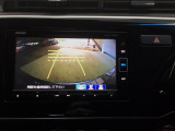 【バックカメラ】運転が苦手な方も車庫入れラクラクです!ギアをリバースに入れれば自動的に切り換わりますので、面倒な操作は不要です♪狭い駐車場もお車を傷つけず安心ですね!