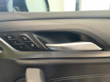 運転手が代わってもボタン一つで設定ポジションに。常にご自身のドライブ設定が整います。