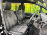 運転席シート廻りは使用感も少なく、良好な状態となっています。前オーナー様が丁寧に使っていたことがよくわかりますね。