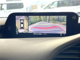 【全方位モニター】専用のカメラにより、上から見下ろしたような視点で360度クルマの周囲を確認することができます☆縦列駐車や幅寄せ時に活躍してくれます♪