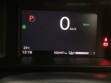 視認性、認識性にこだわった、カラー液晶メーターを採用。速度は読み取りやすいよう数字で大きく表示します。