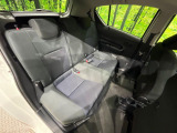 コンパクトカーですが、セカンドシートは十分な広さがあり快適にお乗りいただけます♪シートを倒して大きな荷物を積んだりと、用途の幅が広い1台です。
