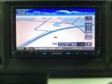 ナビゲーションはフルセグTV対応のメモリーナビ(社外品)を搭載しています。Bluetoothオーディオ機能がありますので、スマートフォンなどの音楽も再生できます。