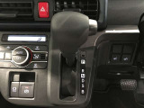 電動パーキングブレーキを搭載。スイッチ操作でパーキングブレーキを作動・解除することが可能ですので、操作の力が不要ですよ♪
