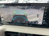 インビジブルフードビュークルマの下が透けてみえるような映像を確認しながら、障害物への接触を未然に防ぎます。