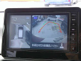 【アラウンドビューモニター】空から見下ろした映像がナビ画面にて確認可能です。駐車もラクラクですよ♪
