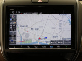 【純正8インチナビ】使いやすいナビ操作にオーディオ機能も充実!Bluetooth接続で運転中のハンズフリー電話や好みの音楽を車内に流す事が出来ます。ラインナップや車種に応じて豊富な機能が使用可能♪