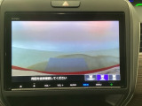 【バックカメラ】運転が苦手な方も車庫入れラクラクです!ギアをリバースに入れれば自動的に切り換わりますので、面倒な操作は不要です♪狭い駐車場もお車を傷つけず安心ですね!
