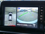 【アラウンドビューモニター】空から見下ろした映像がナビ画面にて確認可能です。駐車もラクラクですよ♪