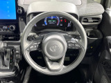 【純正革巻きステアリング】上質な革を使用することで、手にしっかり馴染みとても運転しやすいハンドルです♪