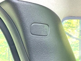 【カーテンエアバッグ】側面衝突時または車両横転時に運転席と助手席の搭乗者および後席搭乗者の頭部、頚部を保護するカーテン状のエアバッグをルーフサイド部に搭載しております。