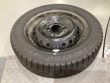 当社にてデモ走行時に装着していたワンシーズン使用の中古スタットレスタイヤ+ホイール4本セットを用意致しました。(2025年製、タイヤ+ホイールは現状渡し、保証対象外です)