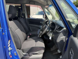 運転席シート廻りは使用感も少なく、良好な状態となっています。前オーナー様が丁寧に使っていたことがよくわかりますね。
