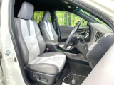 運転席シート廻りは使用感も少なく、良好な状態となっています。前オーナー様が丁寧に使っていたことがよくわかりますね。
