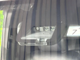 【トヨタセーフティセンス】走行中に前方の車両等を認識し、衝突しそうな時は警報とブレーキで衝突回避と被害軽減をアシスト。より安全にドライブをお楽しみいただけます。