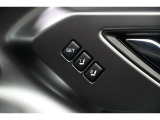 運転席のシートポジションメモリー機能は、登録済みの運転者と交代しても、シートポジションの変更の手間がかかりません。