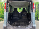 普段のお買い物や通勤、送迎等に十分な荷室スペースを確保しております。セカンドシートを倒すと、大きな荷物の積載も可能です♪
