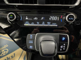オートエアコン♪お好みの温度に設定するだけで車内を快適空間にしてくれますよ♪