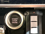 【キーレス】少し離れた場所からでもボタン一つでドアの開錠・施錠ができるのでとっても便利!ドアの鍵穴周りに傷をつけることもありません♪
