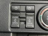 スライドドアは電動となっており、ドアハンドルを引くと自動で開閉します。運転席横のスイッチでも開閉させることができます。