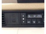 【USBポート】USBポートも装備されています!スマートフォンのオーディオに連携も可能です。今や欠かせない装備の一つです!そして、充電用は急速充電に対応しているtype-Cとなっています♪