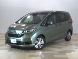 ホンダカーズ東京中央蒲田店へようこそ。当社下取りフリードGホンダセンシングの入庫です。充実装備の一台。おススメです。どうぞご覧くださいませ。