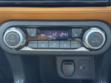 【 オートエアコン 】車内温度を感知して自動で温度調整をしてくれるのでいつでも快適な車内空間を創り上げます。 //