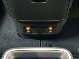 【シートヒーター】冬場とっても快適なシートヒーターを装備してます!エアコンが効くまでの間、シートが直接温まるため、すぐに快適な暖かさを感じられます♪