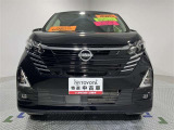 スタイリッシュなフロントマスク。