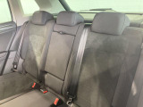 シートは適度な硬さによって長時間の運転でも疲れにくいと定評があります。国産車とは全く違った座り心地ですが、長年培われた欧州の椅子文化をご体感ください。
