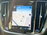 【9インチタッチスクリーン純正HDDナビ】「Apple Car Play」「Android Auto」対応のボルボ先進ナビゲーション「SENSUS」。最新地図データへ無料更新してお渡しします。