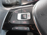 ◆クルーズコントロールにレーダーセンサーを組み合わせ、先行車を測定し設定されたスピードを上限に自動で加減速を行います。一定の車間距離を維持することで、長距離走行でのドライバーの疲労を低減させます。