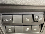 【パワーバックドア】スマートキーや運転席のボタンを押すだけでリアゲートが自動で開閉します!荷物を持っている時や、高い位置にあるバックドアを閉める際に便利な機能です♪