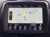タッチスクリーンをタップするかスワイプするだけですべての機能を呼び出せます。Apple CarPlayおよびAndroid Autoに対応しスマートフォンとのシームレスな 連携も実現。さらに、USBポートを標準装備しています。