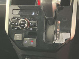 オートエアコンで車内も快適です。冬や雨の日の室内の結露防止等コンディションに加えて、冷え過ぎ、暖め過ぎに因る燃費を悪化を防ぎます