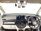 【前方視界】開放的な前方視界!運転がしやすく疲れにくいです♪窓が大きく、見通しがとっても良いおクルマですよ♪