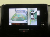 パノラミックビューモニター搭載。カメラで車両周囲の状況を映し出すため、狭い場所での駐車などに役立ちます。