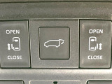 【パワーバックドア】スマートキーや運転席のボタンを押すだけでリアゲートが自動で開閉します!荷物を持っている時や、高い位置にあるバックドアを閉める際に便利な機能です♪
