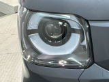 LEDヘッドライトは、点灯の瞬間から最大光量を発揮し、突然暗くなるトンネルなどでの安定感を高めます。