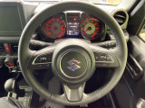 【純正革巻きステアリング】上質な革を使用することで、手にしっかり馴染みとても運転しやすいハンドルです♪