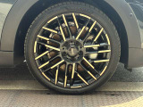 【MINI NEXT 延長保証】「MINI NEXT 延長保証」は、「MINI NEXT2年」保証付車両をご購入いただいたオーナーの皆様に、より快適なMINI ライフを楽しんでいただくためのサポートプログラムです。